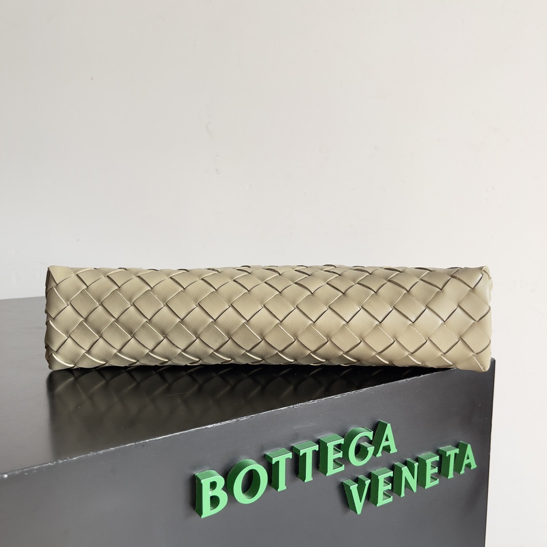 Bottega Veneta Clutch Bags